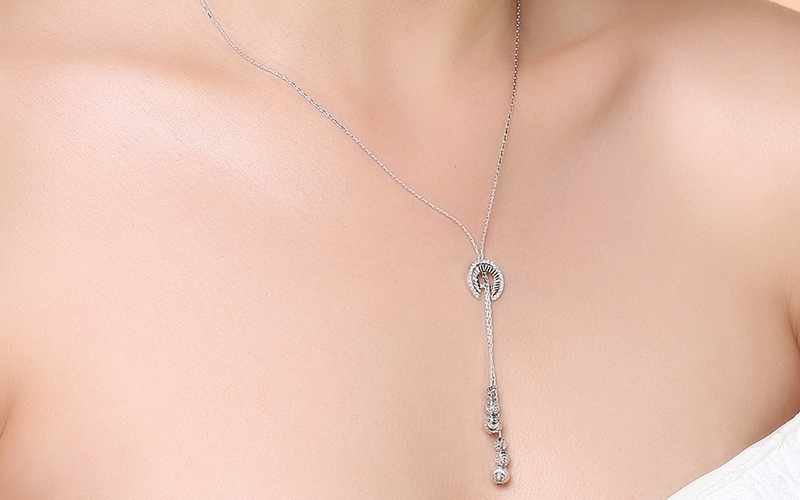 D&acirc;y chuyền hạt ch&acirc;u kết hợp với v&ograve;ng tr&ograve;n hở 