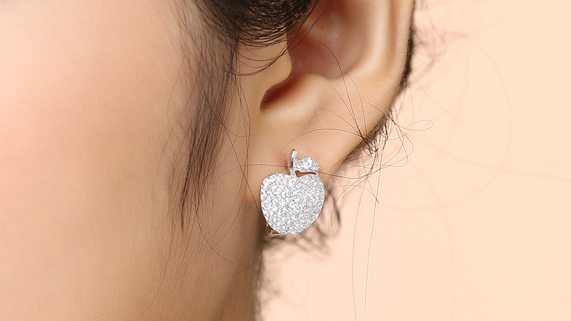 Bông tai hình quả táo xinh xắn, dễ thương