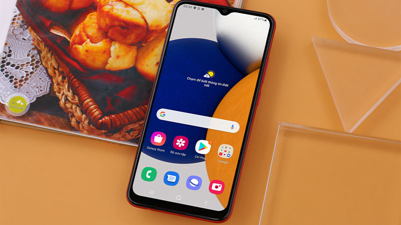 Galaxy A03 sử dụng m&agrave;n h&igrave;nh giọt nước Infinity-V quen thuộc