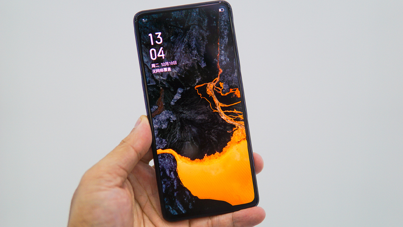 Trang bị t&iacute;nh năng camera ẩn