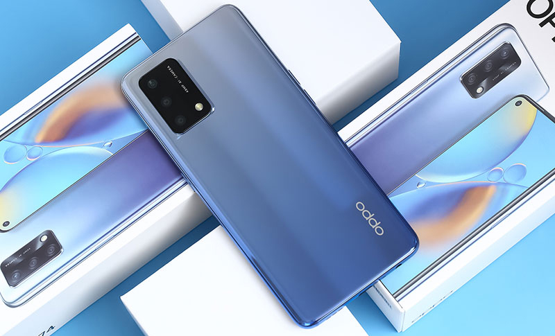 Trang bị m&agrave;n h&igrave;nh đục lỗ AMOLED với m&agrave;u sắc tươi tắn, h&agrave;i h&ograve;a