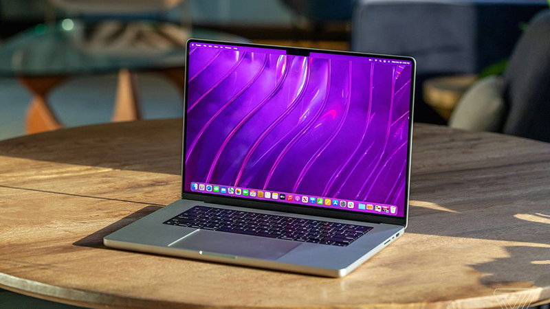 Nếu bạn là doanh nhân, có thể cân nhắc sử dụng ngay MacBook Air M1 hoặc MacBook Pro