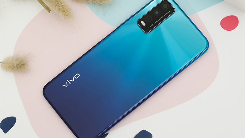 Sản phẩm tầm trung của vivo c&oacute; mức gi&aacute; dao động từ khoảng 3 triệu rưỡi trở l&ecirc;n