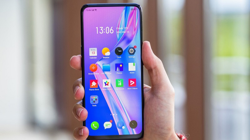 Chọn điện thoại c&oacute; g&oacute;c bo tr&ograve;n để dễ thao t&aacute;c v&agrave; thuận tiện trong việc bỏ t&uacute;i