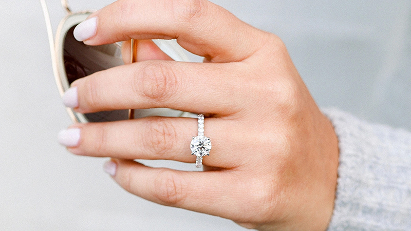 Mỗi tông da sẽ phù hợp với những màu sắc nhẫn khác nhau để bạn lựa chọn