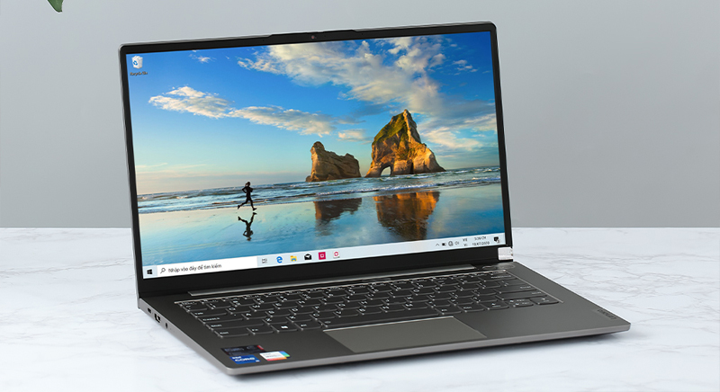 Lenovo ThinkBook 14s có kích thước tương đương khổ giấy A4