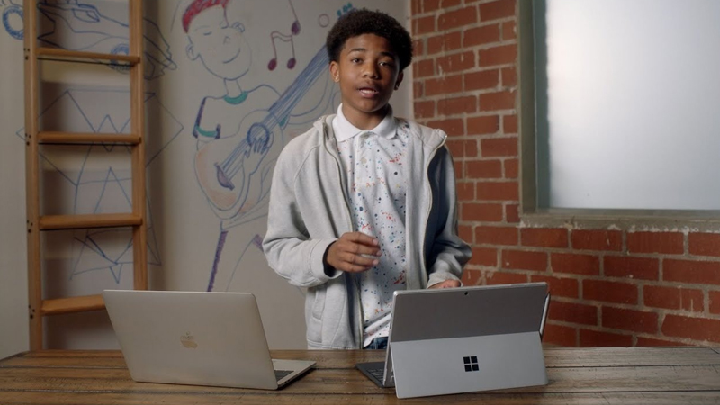 N&ecirc;n mua Microsoft Surface Pro v&agrave; MacBook