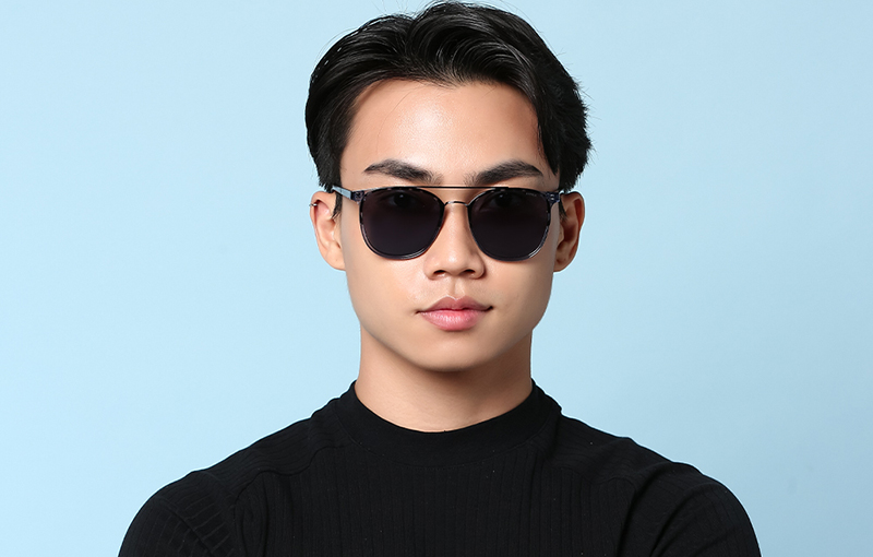 Kiểu thiết kế Aviator sang trọng phù hợp với cả nam và nữ