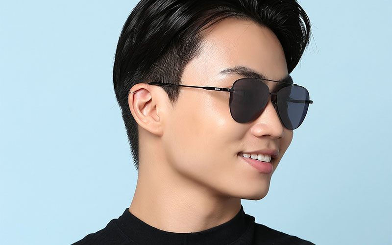 Chiếc mắt kính thời trang Dora cho phái mạnh thêm phong cách