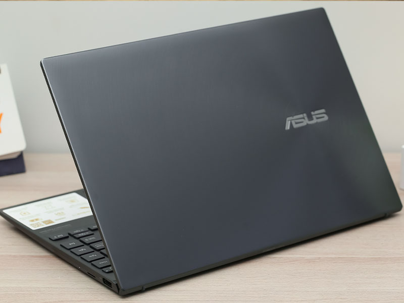 ASUS ZenBook UX325EA i5 thiết kế với lớp vỏ làm từ kim loại nguyên khối