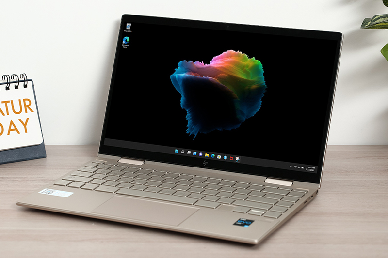 Laptop với vẻ ngo&agrave;i nhỏ gọn nhưng ẩn s&acirc;u b&ecirc;n trong l&agrave; sức mạnh cực khủng