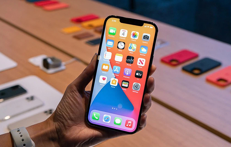 iPhone 13 Pro c&oacute; nhiều lợi thế hơn v&igrave; được t&iacute;ch hợp nhiều c&ocirc;ng nghệ mới