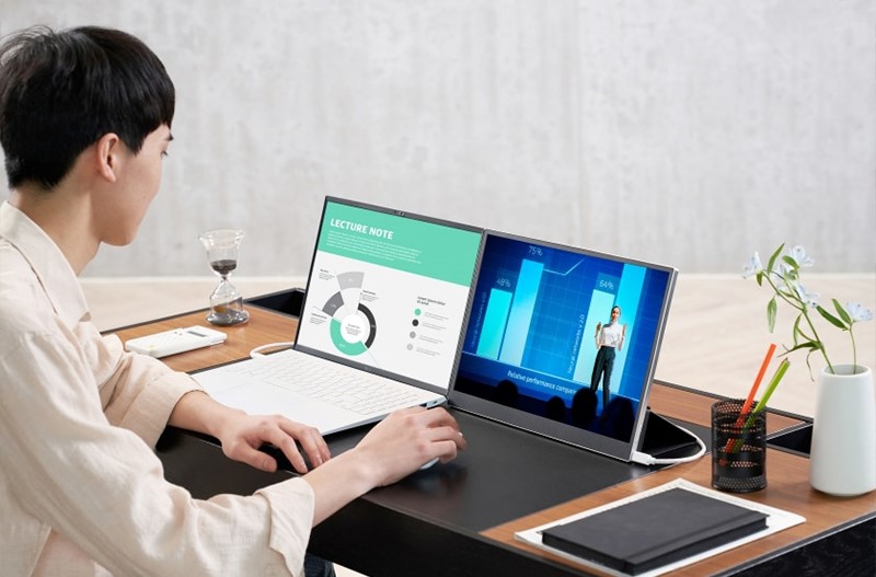 LG Gram 16 v&agrave; 17 2022 c&oacute; m&agrave;n h&igrave;nh rộng nhưng khối lượng nhẹ