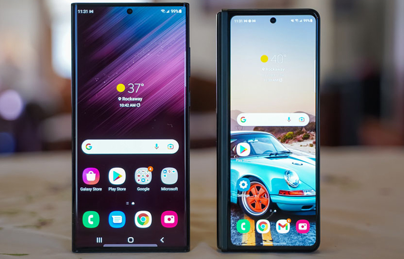 Cả hai thiết bị đều c&oacute; chất lượng m&agrave;n h&igrave;nh tương đương nhau