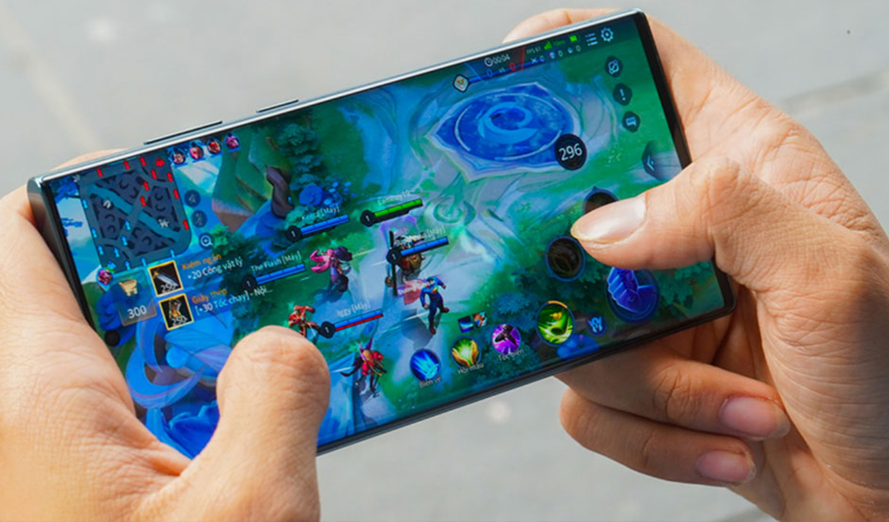 Samsung Galaxy S22 Ultra sử dụng con chip Snapdragon 8 Gen 1 8 nh&acirc;n