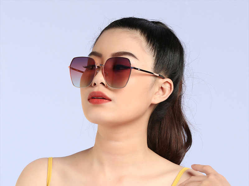 Mắt k&iacute;nh Dora 7115-C4 c&oacute; kiểu d&aacute;ng năng động