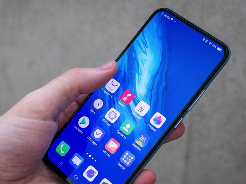 M&agrave;n h&igrave;nh điện thoại nhỏ gọn n&ecirc;n từ 6.5 inch trở xuống