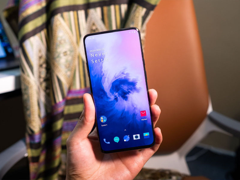 Bộ nhớ trong điện thoại nhỏ gọn n&ecirc;n chọn từ 64 GB trở l&ecirc;n