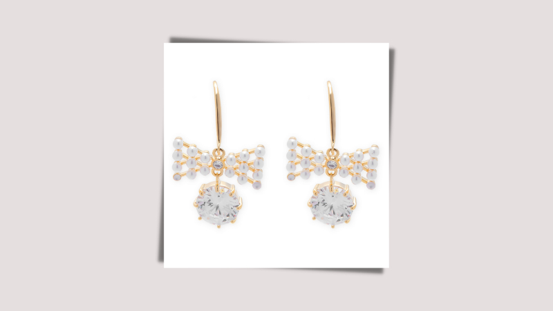 B&ocirc;ng tai c&oacute; nhiều chất liệu như hợp kim, v&agrave;ng, bạc, v&agrave;ng trắng