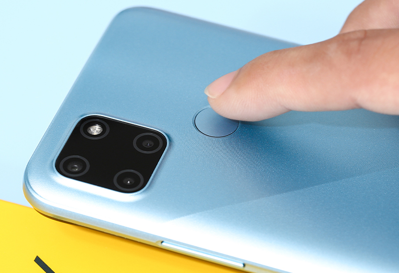 Cảm biến v&acirc;n tay tr&ecirc;n điện thoại Realme C21Y