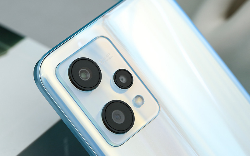 Realme 9 Pro sở hữu dàn camera sau chất lượng với 3 camera
