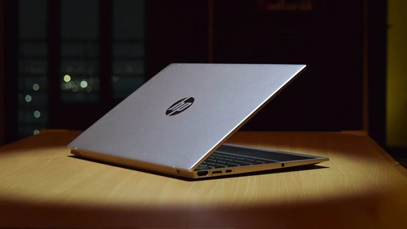 Laptop HP thường có vẻ ngoài sang trọng, tối giản và đầy tính thực dụng