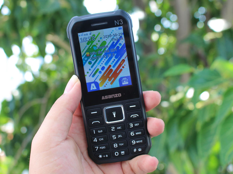 Thiết kế nhỏ gọn, bền, dễ cầm nắm, bỏ t&uacute;i v&agrave; chịu được va đập