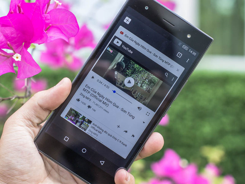 Nên chọn điện thoại với dung lượng pin từ 3000 - 5000 mAh