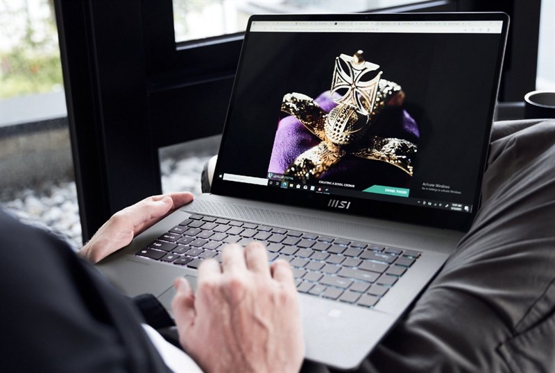 MSI Creator Z16 2022 nổi bật với vẻ ngo&agrave;i thời thượng c&ugrave;ng gam m&agrave;u x&aacute;m sang trọng 