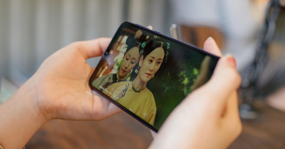 Tiêu chí chọn mua điện thoại xem phim mượt mà - Hãng nào tốt nhất?