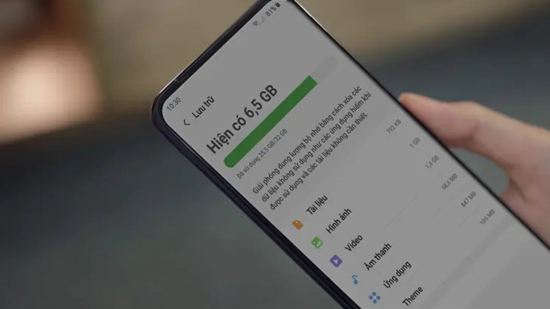 Điện thoại c&oacute; bộ nhớ trong đầy qu&aacute; tải sẽ ảnh hưởng hoạt động của m&aacute;y