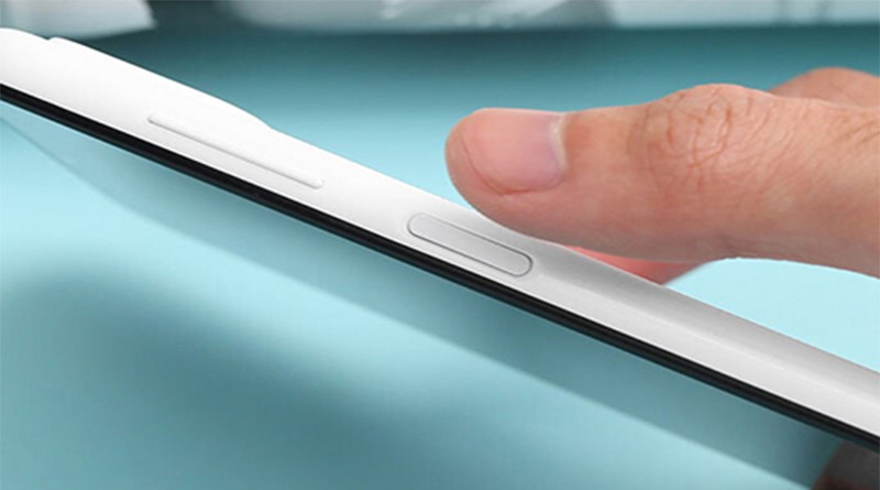 Cả 2 d&ograve;ng điện thoại đều c&oacute; cảm biến v&acirc;n tay cạnh viền