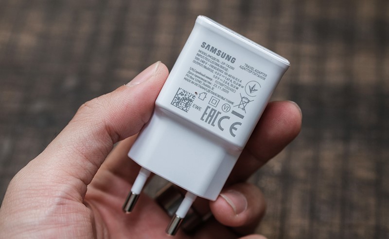 Điện thoại hỗ trợ sạc nhanh 15W