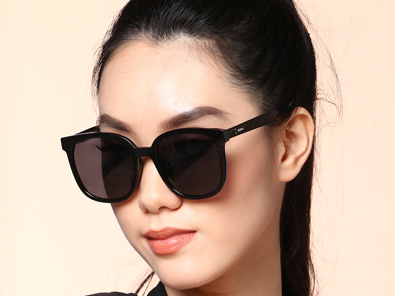 Kiểu dáng kính mắt phù hợp với phong cách thời trang unisex