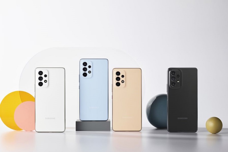 Galaxy A53 có mức giá thấp hơn và 4 màu đa dạng để lựa chọn