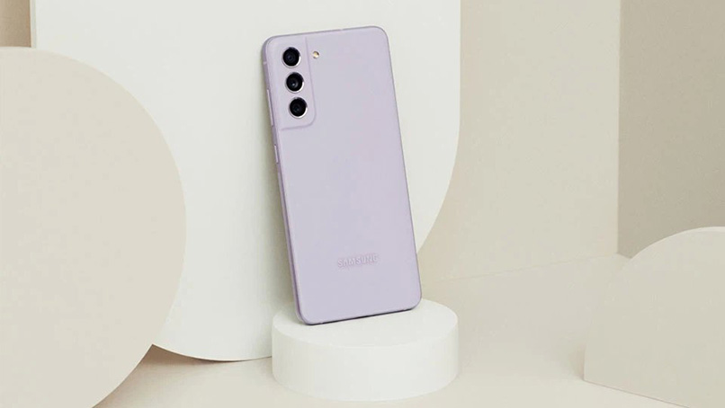Sạc kh&ocirc;ng d&acirc;y tr&ecirc;n Samsung Galaxy s21 FE