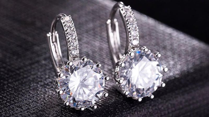 Thu h&uacute;t &aacute;nh nh&igrave;n bởi sự lấp l&aacute;nh, đẹp đẽ từ những vi&ecirc;n đ&aacute; được chạm khắc tinh xảo