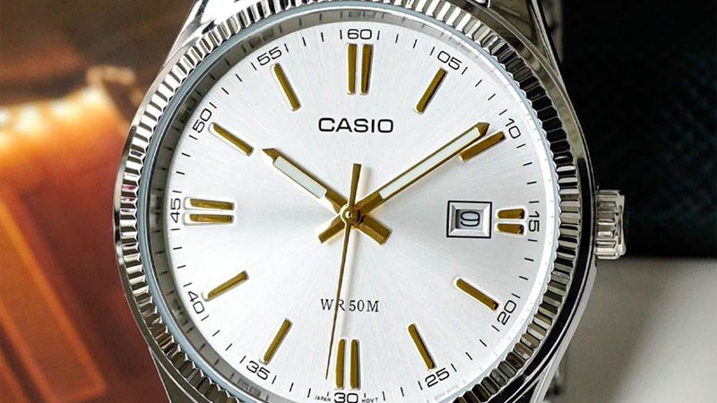 T&iacute;ch hợp t&iacute;nh năng lịch ng&agrave;y cực tiện lợi 