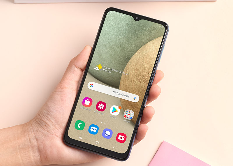Samsung Galaxy A12 4GB c&oacute; cấu h&igrave;nh hoạt động ổn định