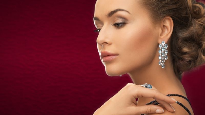 Mỗi dáng khuôn mặt phù hợp với những kiểu dáng bông tai khác nhau