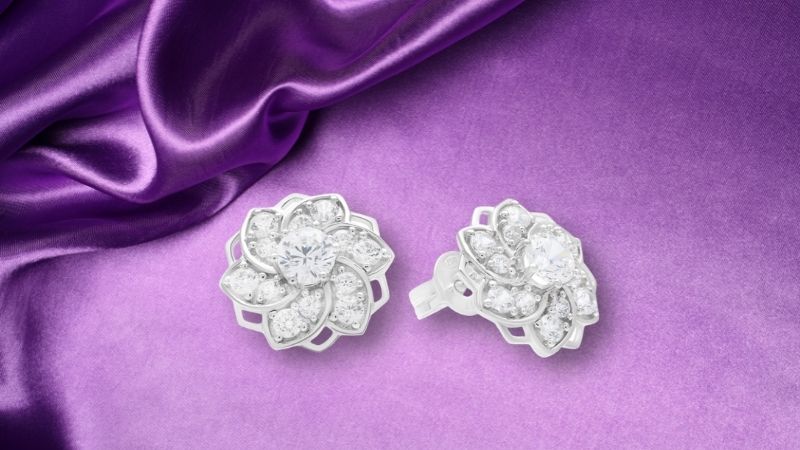 Thiết kế bông hoa đính đá sang trọng