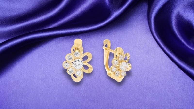 Sở hữu thiết kế từ vàng đính đá xoàn mỹ sang trọng, ấn tượng