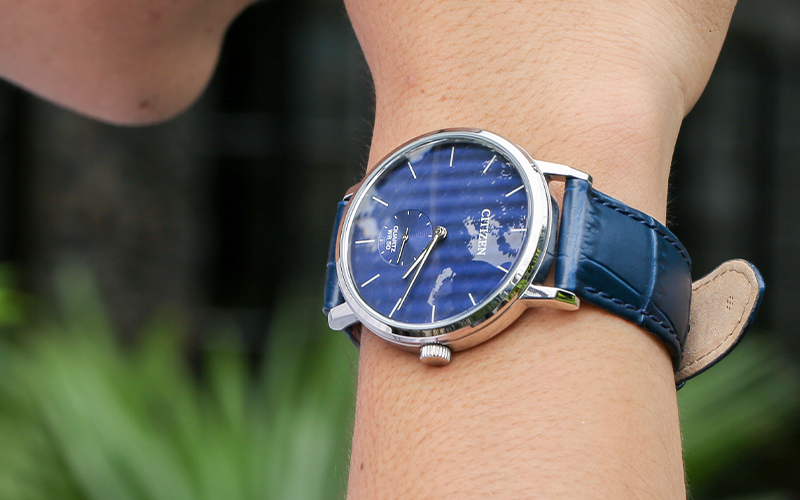 Mặt kính có độ trong suốt cao, dễ đánh bóng