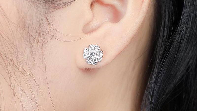 B&ocirc;ng Tai AvaJi AVJ.E000890 thiết kế c&acirc;n xứng, xinh tươi