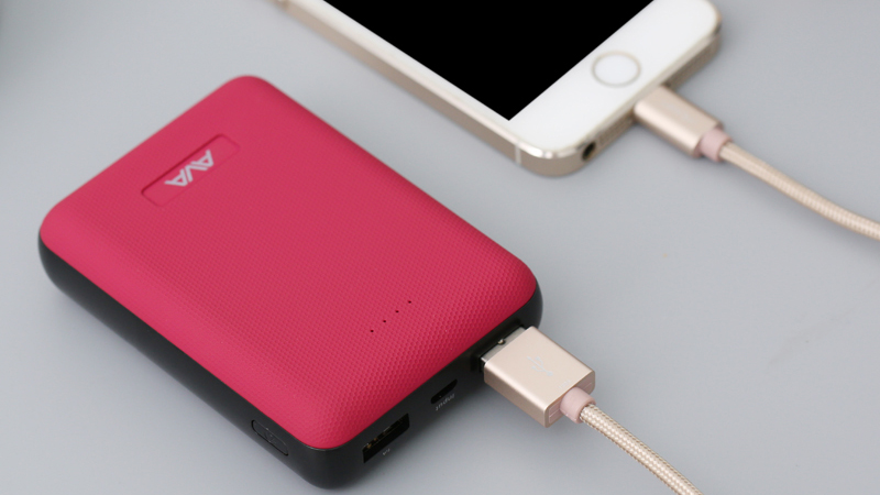 Pin sạc dự phòng Polymer 10.000 mAh giảm giá sốc