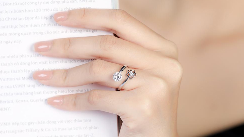 Thiết kế ph&ugrave; hợp cho c&ocirc; n&agrave;ng nữ t&iacute;nh