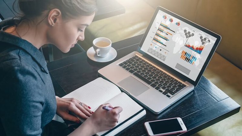 Thiết kể nhỏ gọn, dễ d&agrave;ng l&agrave;m việc ở mọi nơi. 