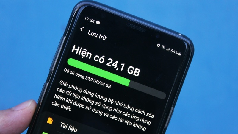 Thiết bị được trang bị bộ nhớ trong l&ecirc;n đến 128GB