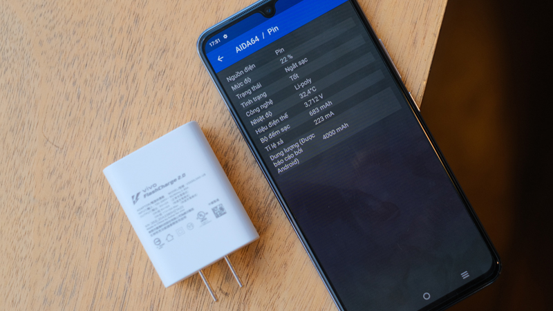 Thời lượng pin tương đồng t&iacute;ch hợp sạc nhanh, chuẩn sạc Type-C