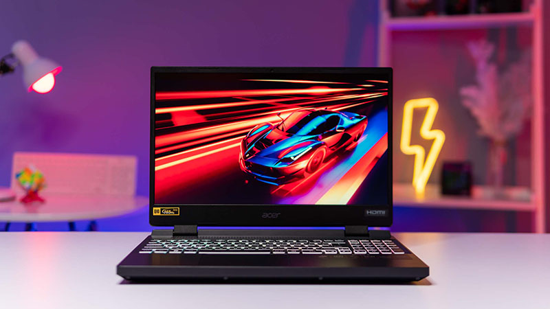 Cả hai c&oacute; sự kh&aacute;c biệt lớn về thiết kế v&agrave; trọng lượng